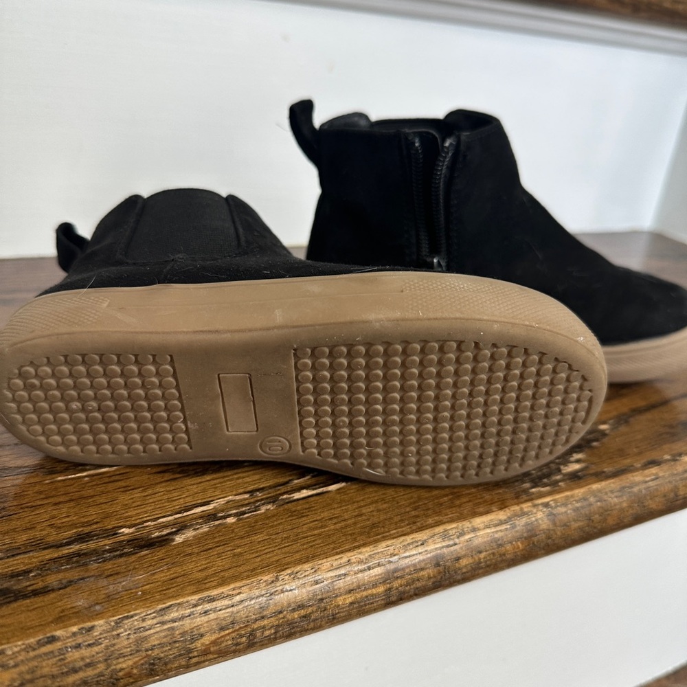 Toddler high-top sneakers